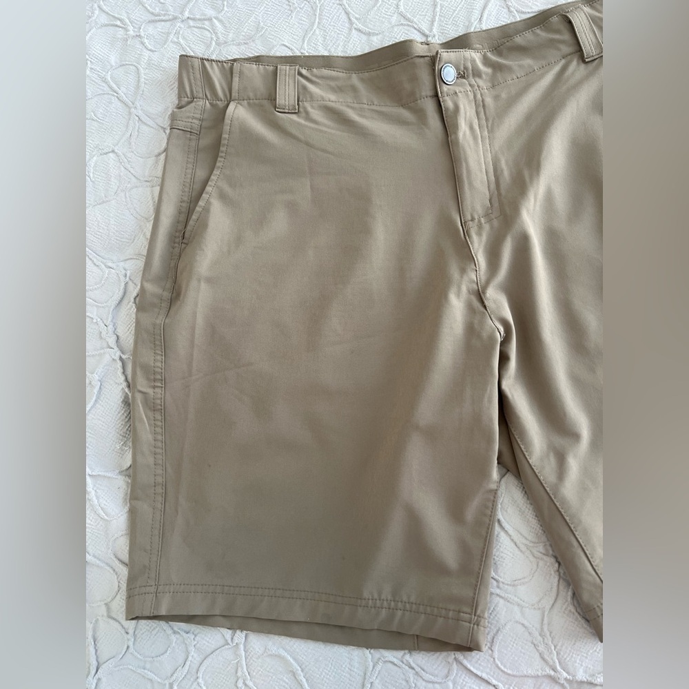 men's zeroxposur Khaki Moisture Wicking Shorts Size 40 (0642) - Picture 4 of 12